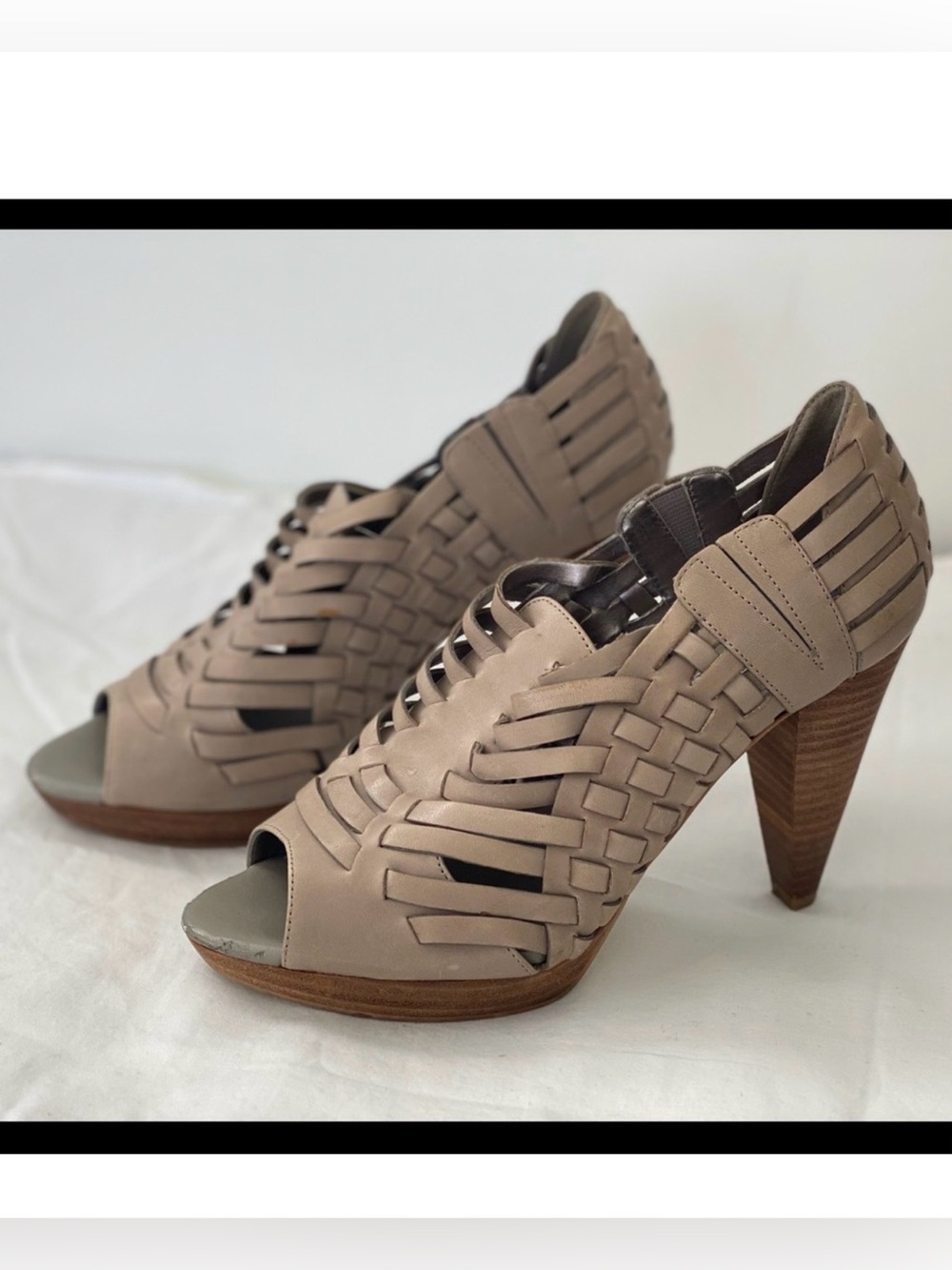 Banana Republic - Grey huarache heels - size 6 1/2